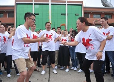 鐵騎力(li)士24周年(nian)慶石頭剪刀(dāo)布遊戲